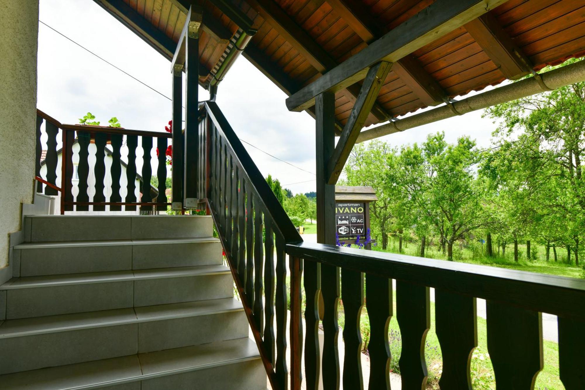 Ivano Apartment *
